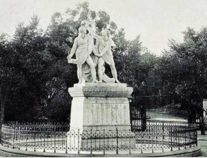 Daoiz y Velarde en el Parque del Retiro desde 1946 hasta 1950